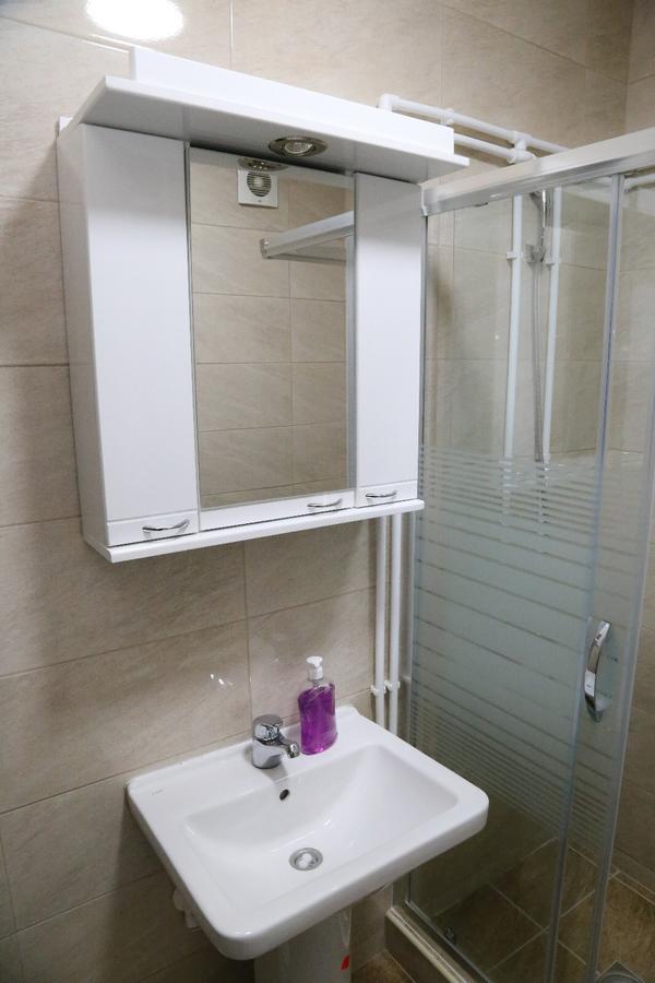 Comfort Inn Apartment 2 Novi Pazar Bagian luar foto