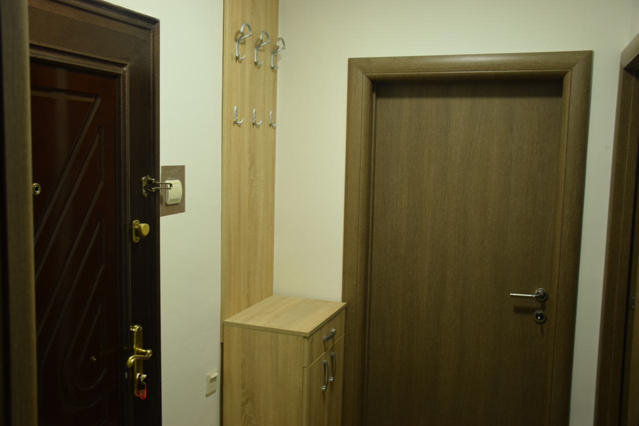 Comfort Inn Apartment 2 Novi Pazar Bagian luar foto